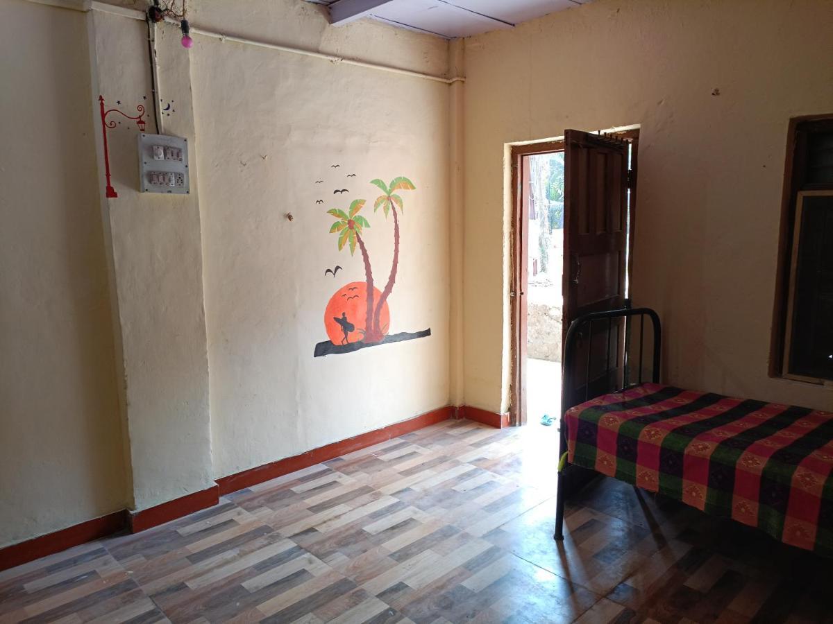 Parvati Niwas Homestay -Nearby Revdanda Beach & Fort - Wifi Available Alībāg Eksteriør bilde